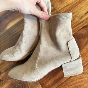 beige boots size 38